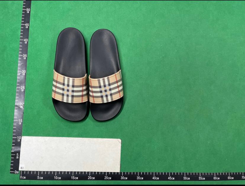  Burberry Slippers -3