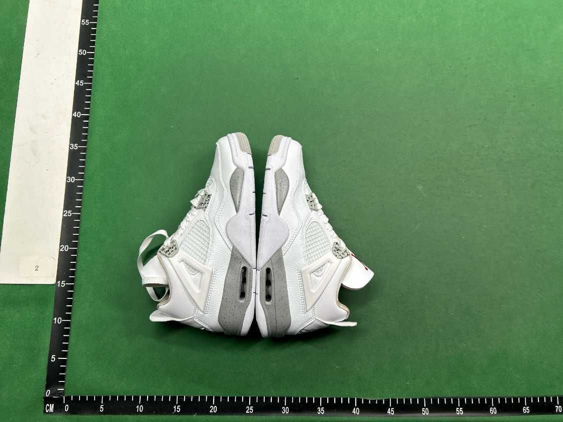   Jordan 4 -4