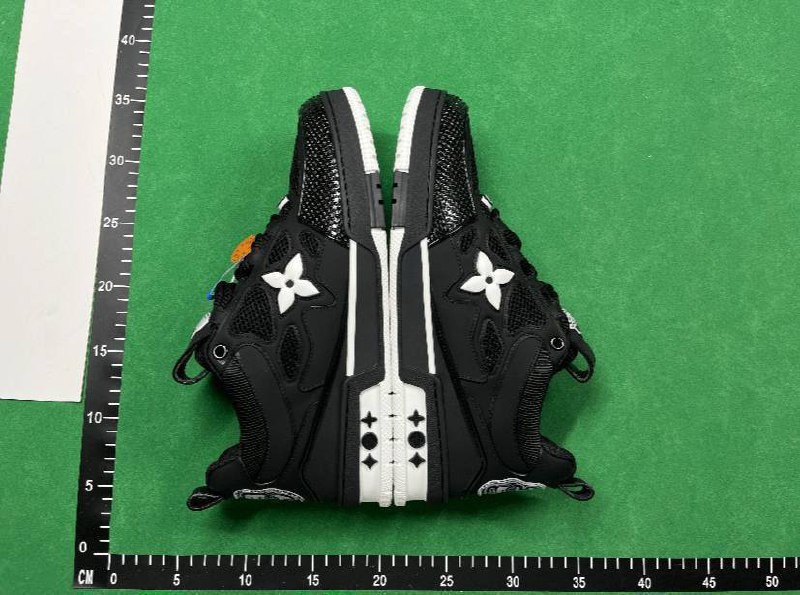 LV Trainer Shoes Louis vuitton Burberry sneakers  -2