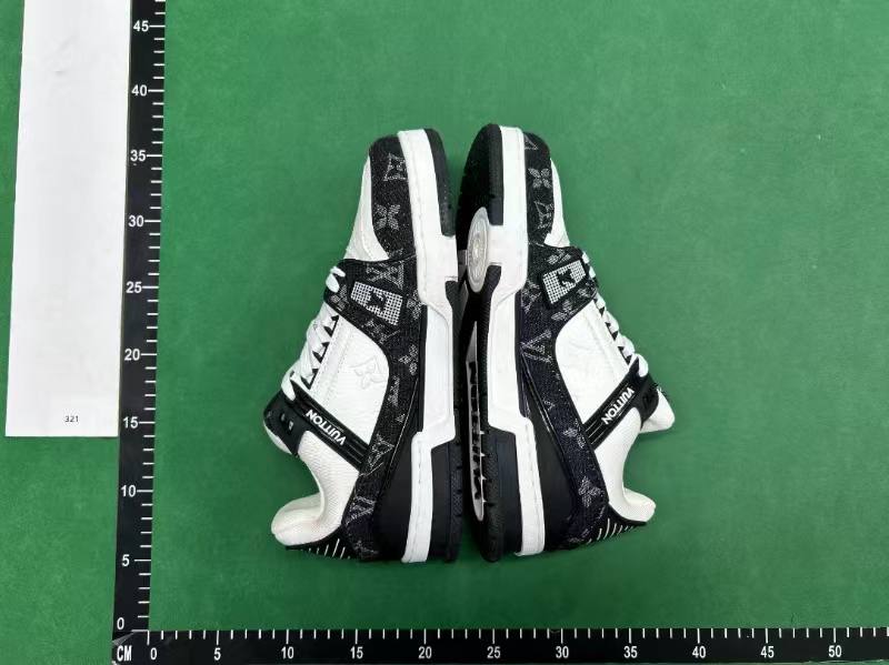 LV Trainer Shoes Louis vuitton Burberry sneakers  -3