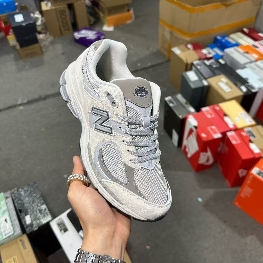 NEW BALANCE   2002     -2