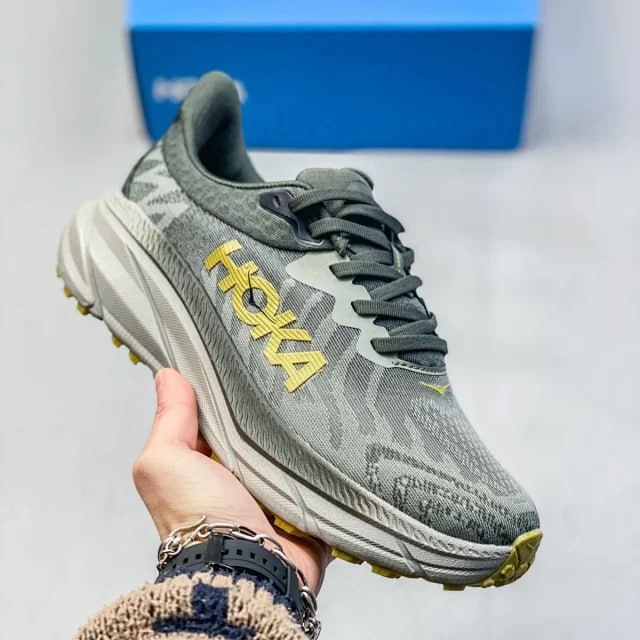 HOKA sneaker TOP -3