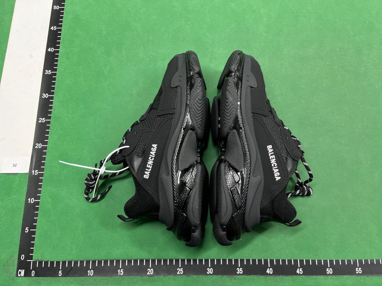 balenciaga triple s -4