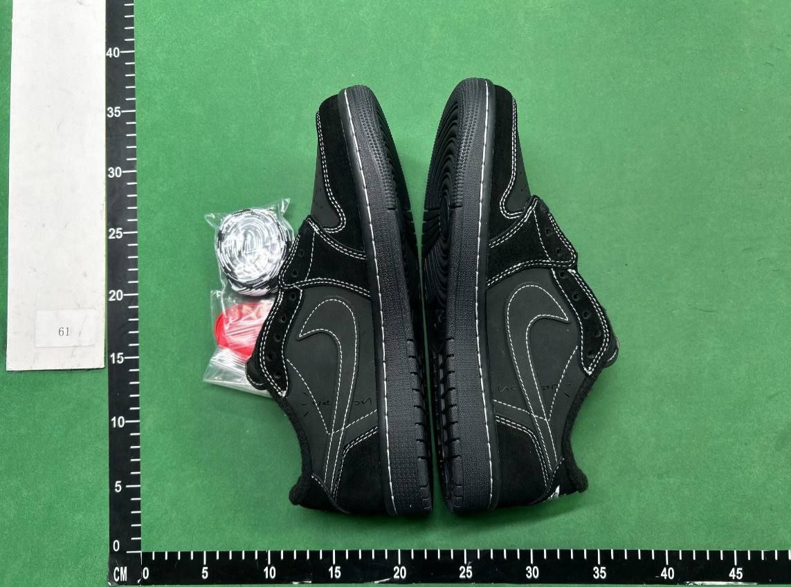 Air Jordan 1 Low x Travis Scott  -4