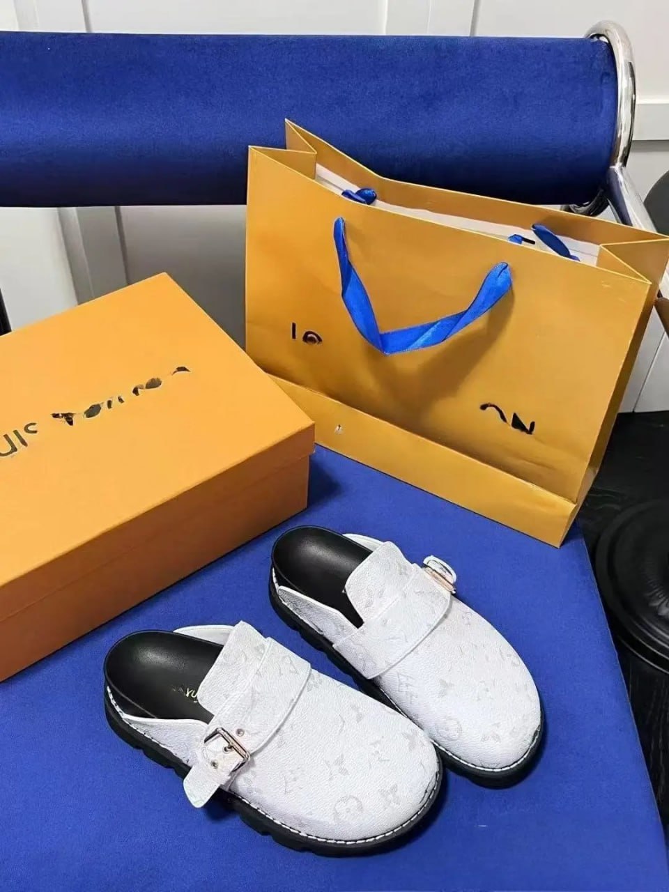 Lv Slippers ( 36 + styles) -4