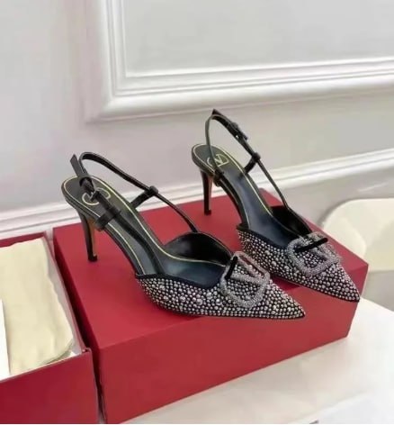 gucci  DG Chanel  Valentino  H