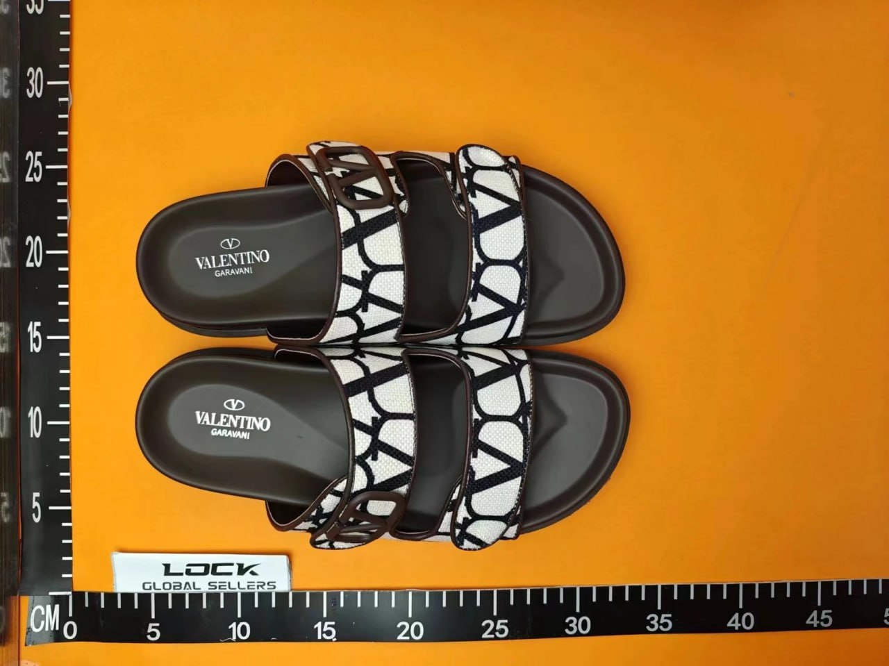 VALENTINO -4