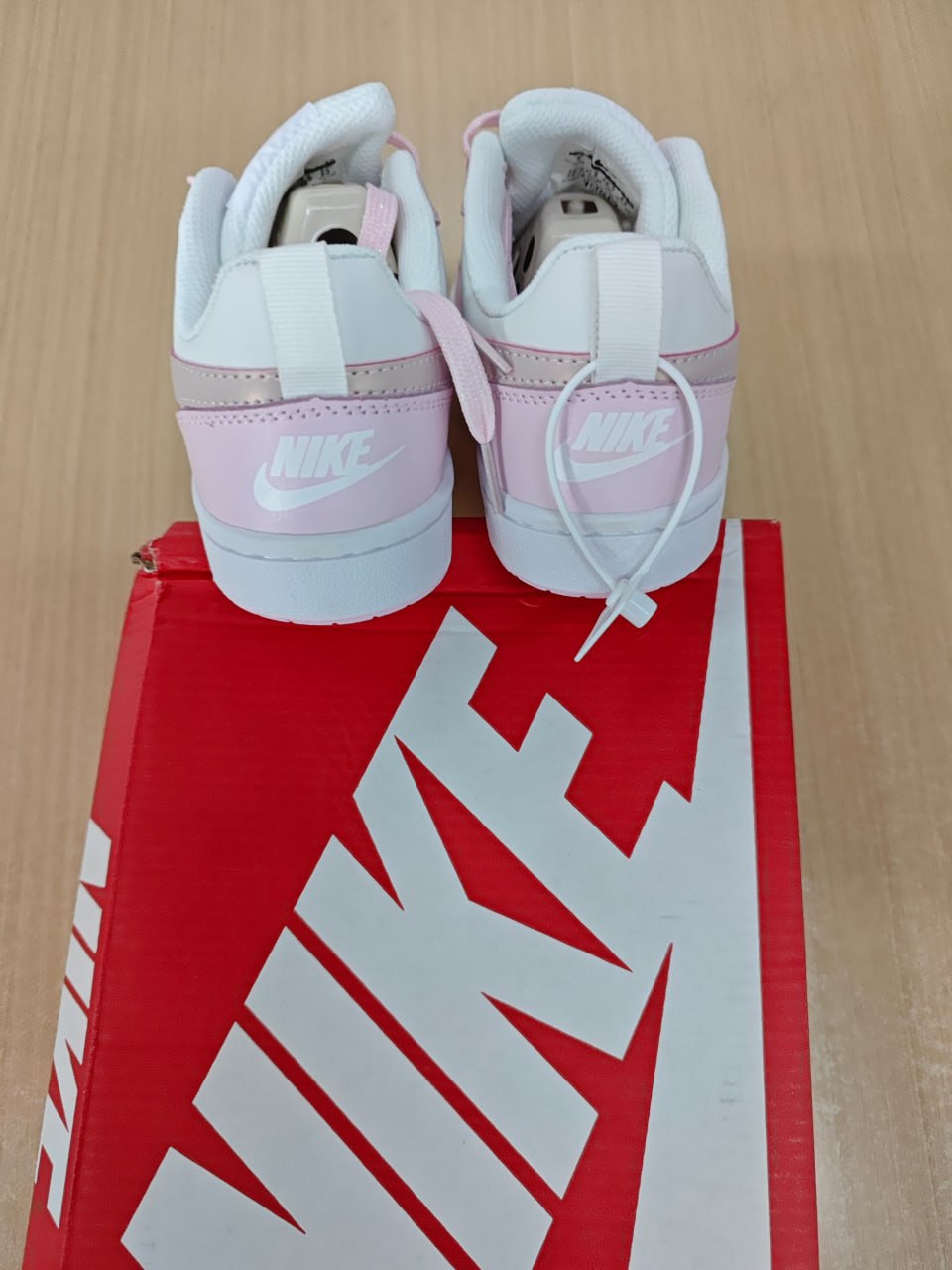Nike Court Borough Low  -3