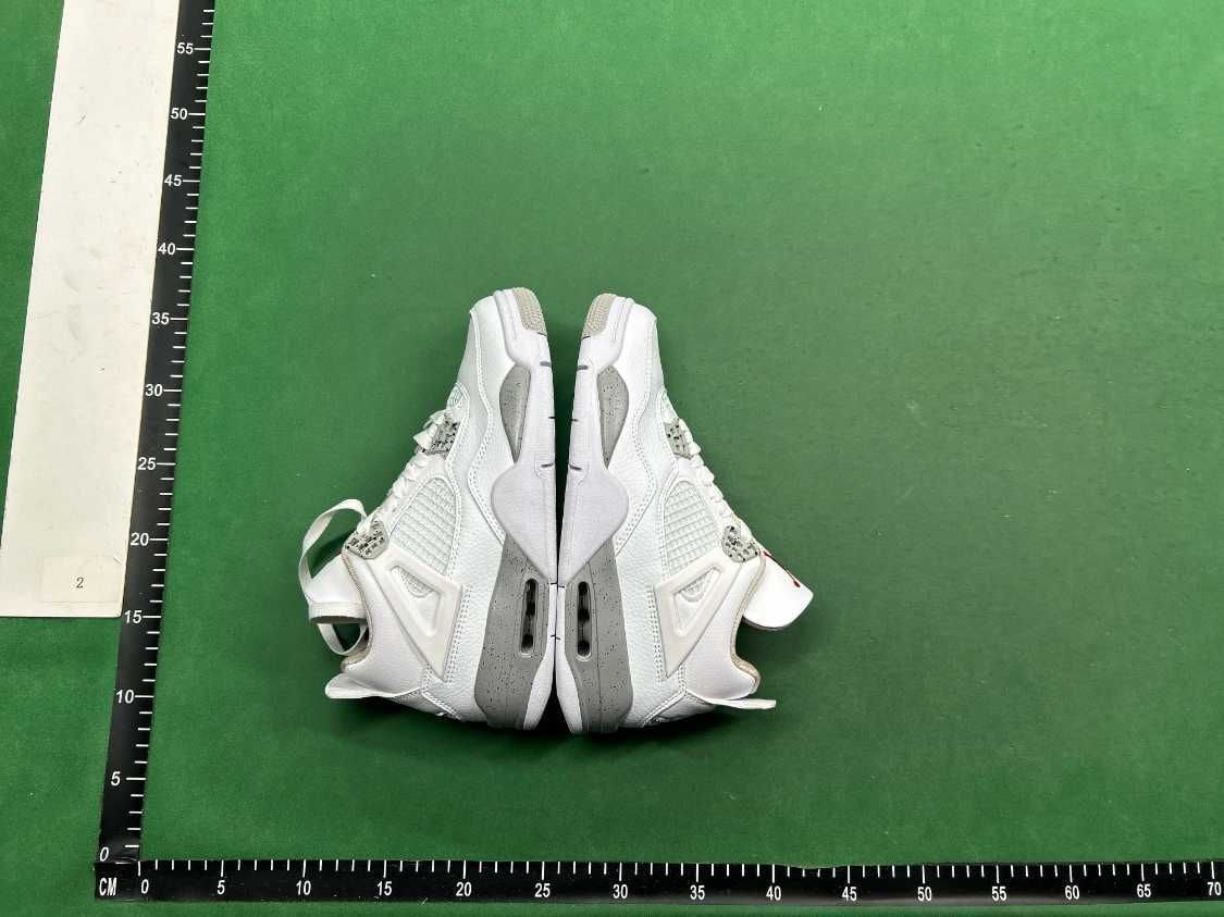 Nike Air Jordan 4 -4