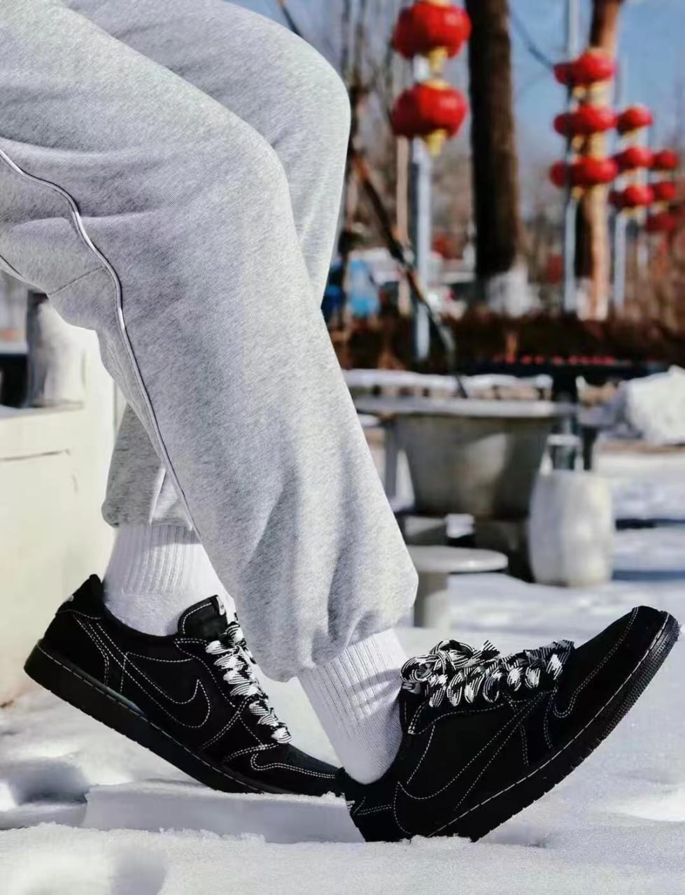 Travis Scott x Air Jordan 1（16